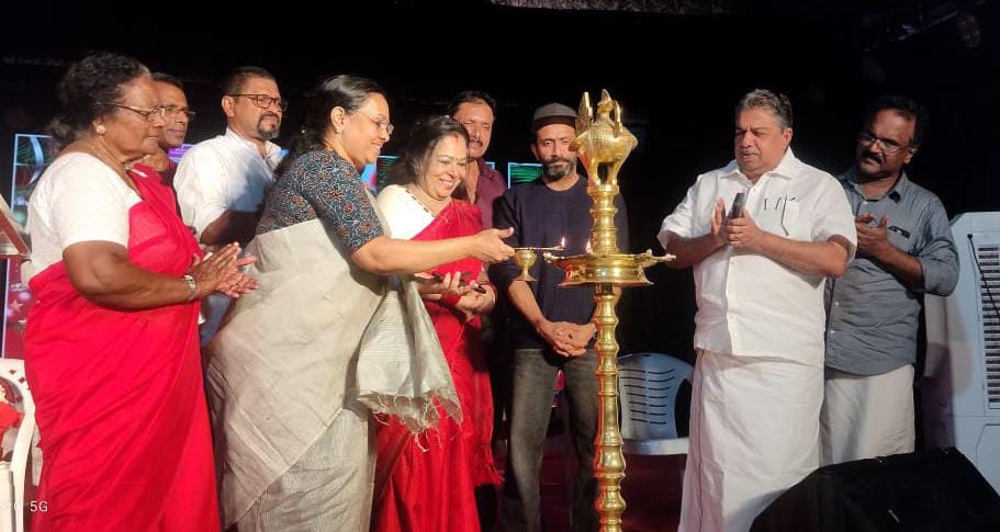 മനുഷ്യത്വത്തിന്റെ ഐക്യത്തിലൂടെ ആണ് ലോകത്ത് നന്മ വളരുന്നത് 